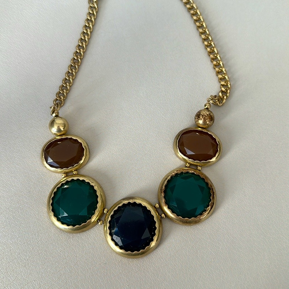 Stunning statement necklace with faux jewels in brown, teal and black✨